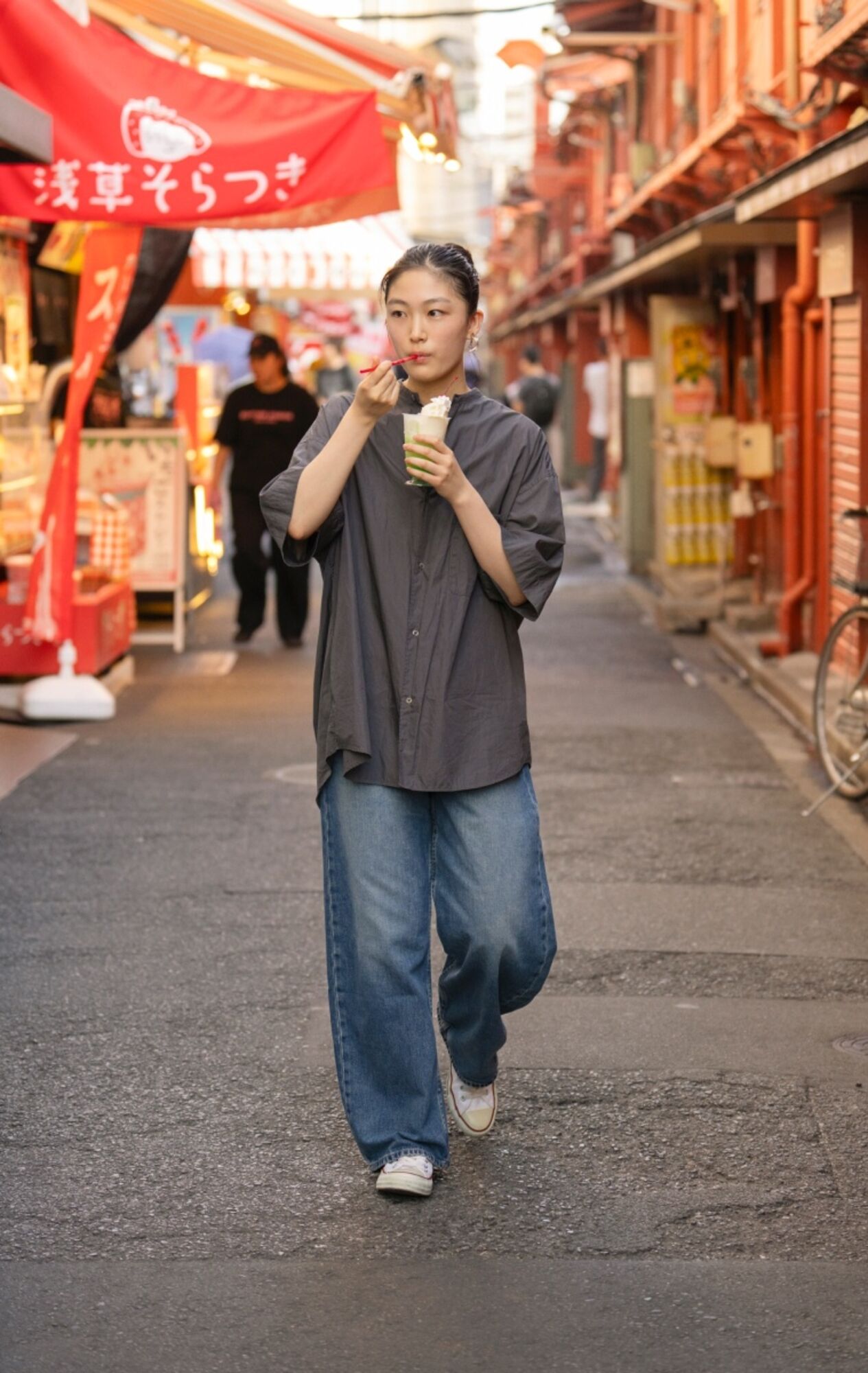 スタイルに余白を残す、オーバーサイズを生かしたボーイッシュコーデ