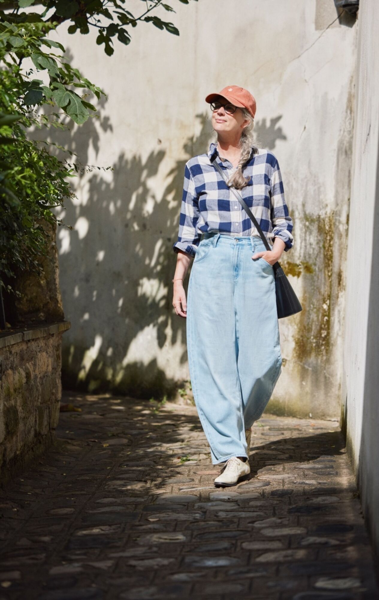 バギーカーブでつくる上級者の自然体カジュアルが冴える