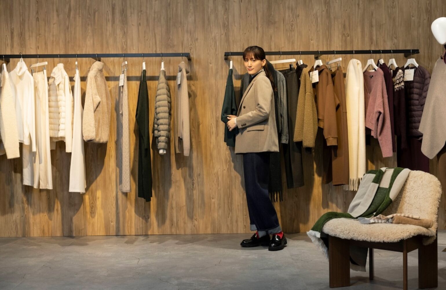 LifeWearスペシャルアンバサダー、綾瀬はるかさんが今季も来場！