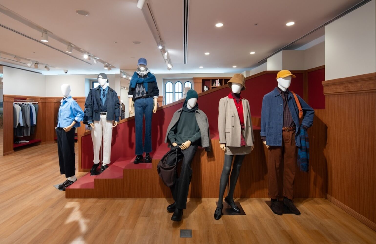 秋にぴったりのプレッピースタイルとデニムの融合