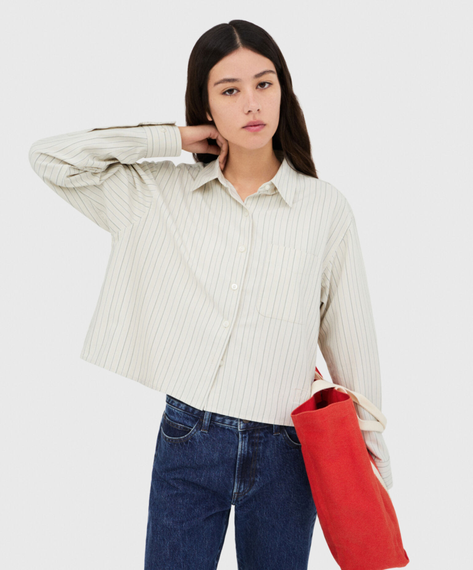 スタイルがキマるクロップド丈＆ボクシーシルエット