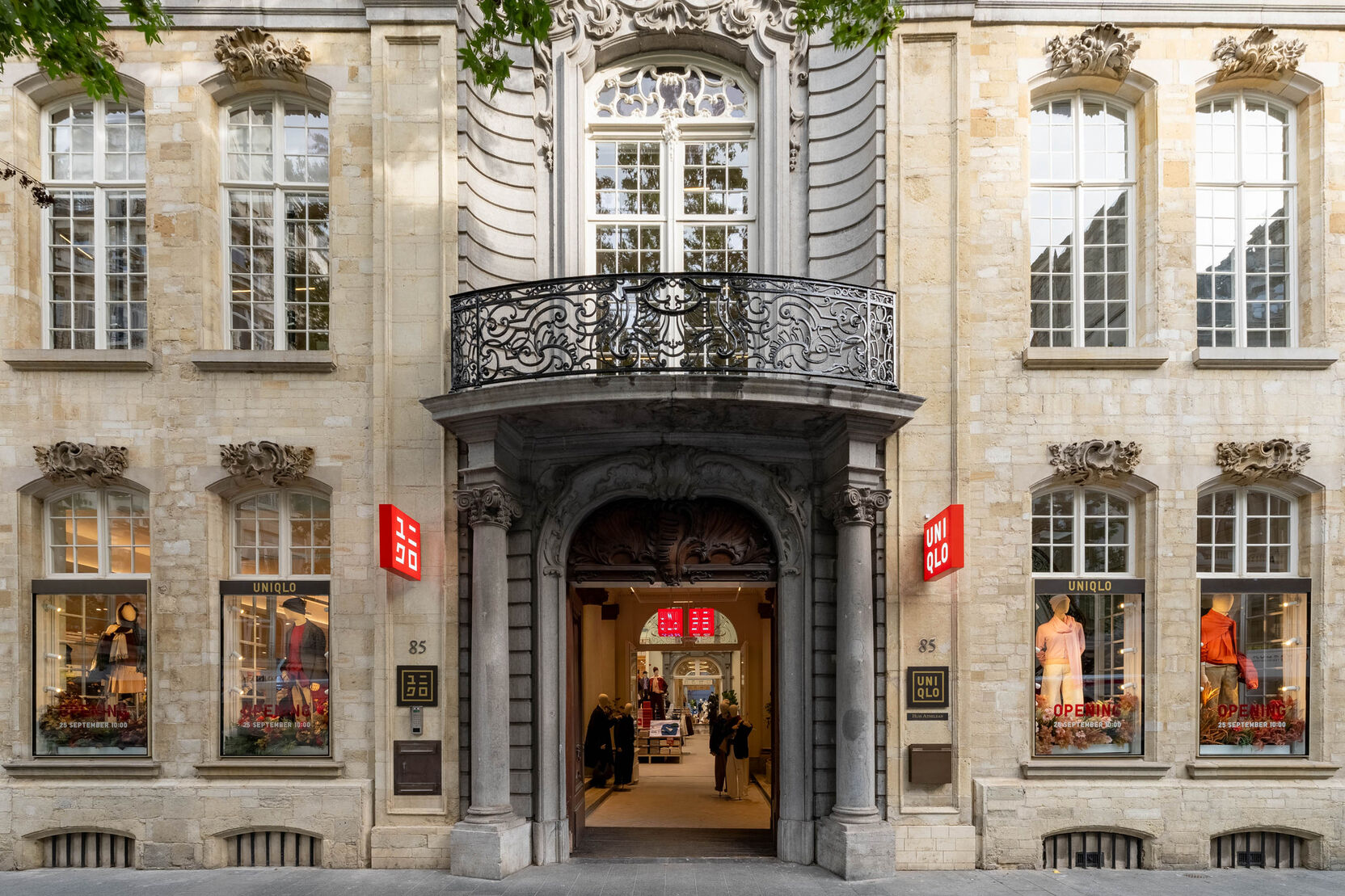 ベルギーの美しき歴史的建造物に、ユニクロの新店舗がオープン｜UNIQLO