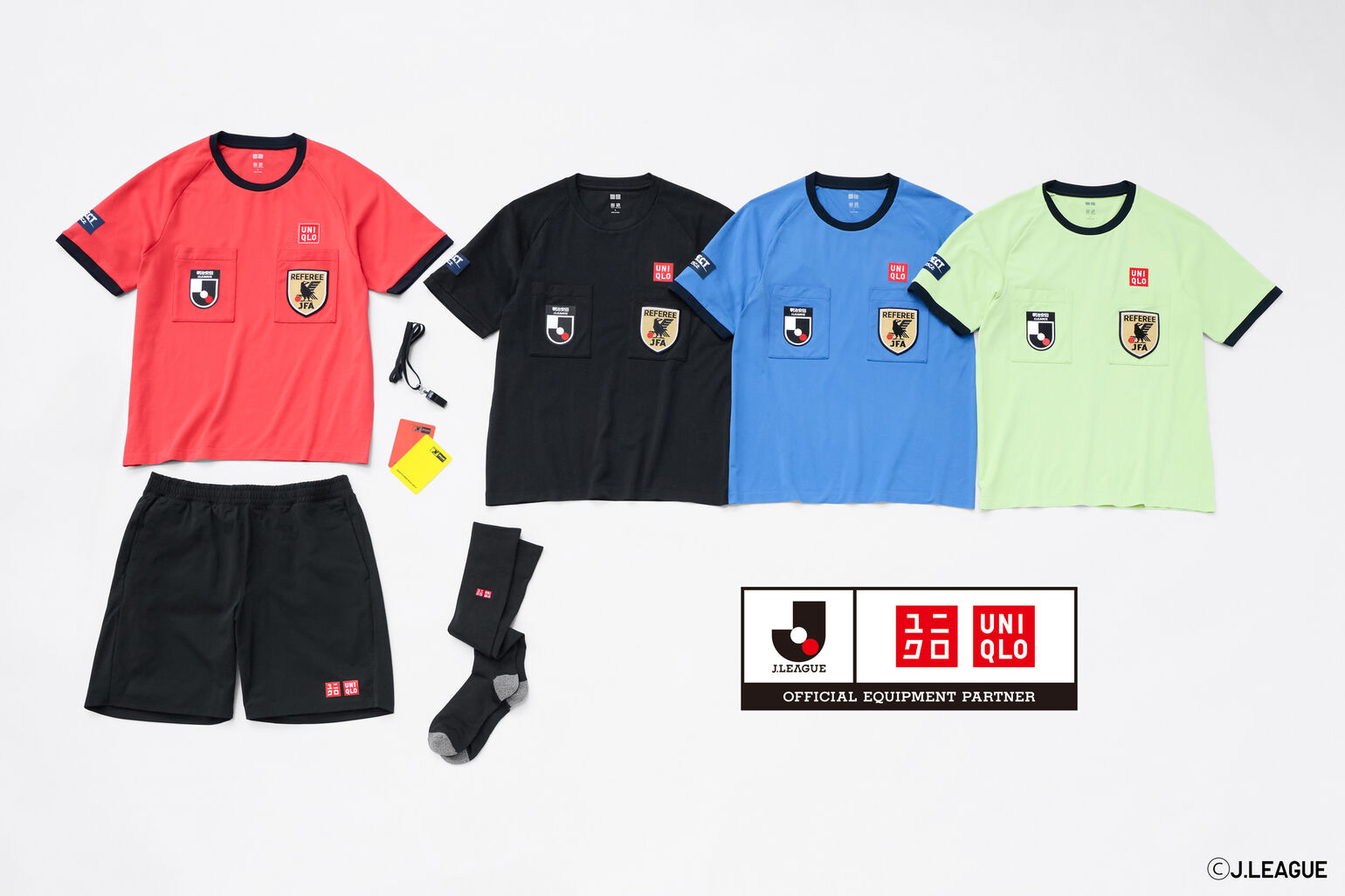 Jリーグのユニフォームが並んでいる画像