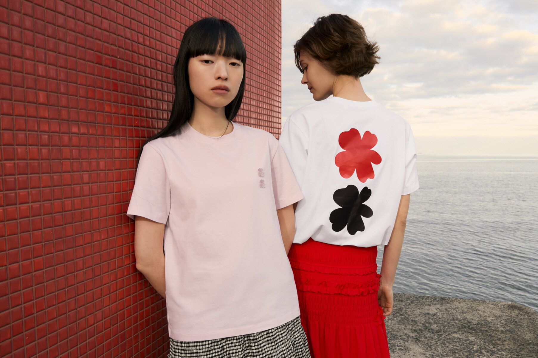 [사진자료2] 플로럴 모티프와 프릴 디테일이 돋보이는 '유니클로 and 세실리에 반센' 컬렉션.jpg