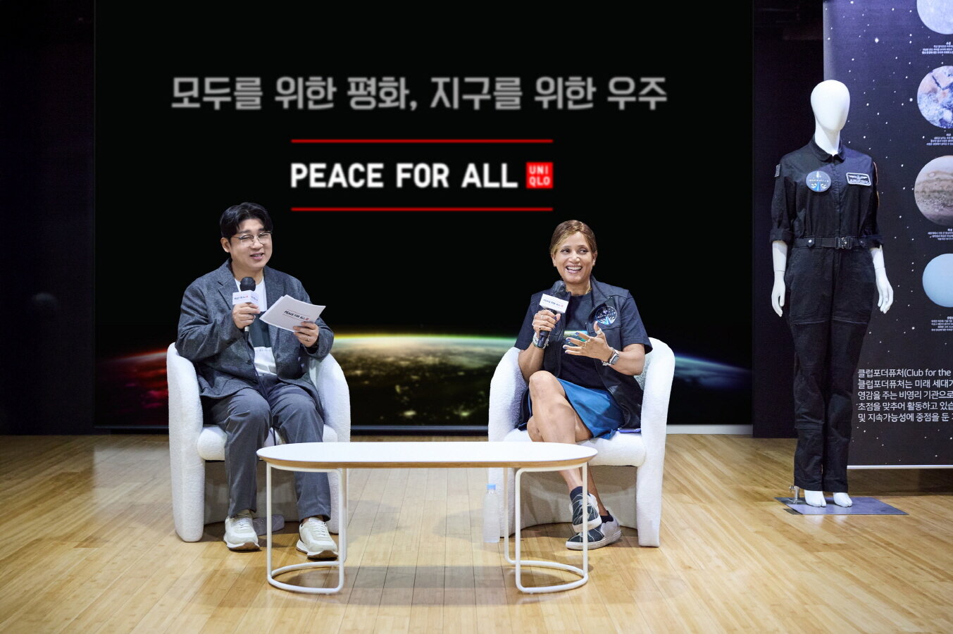 [사진자료5] 과학 크리에이터 항성과 이야기를 나누는 클럽포더퓨처 우주인 앰버서더 시안 프록터.jpg