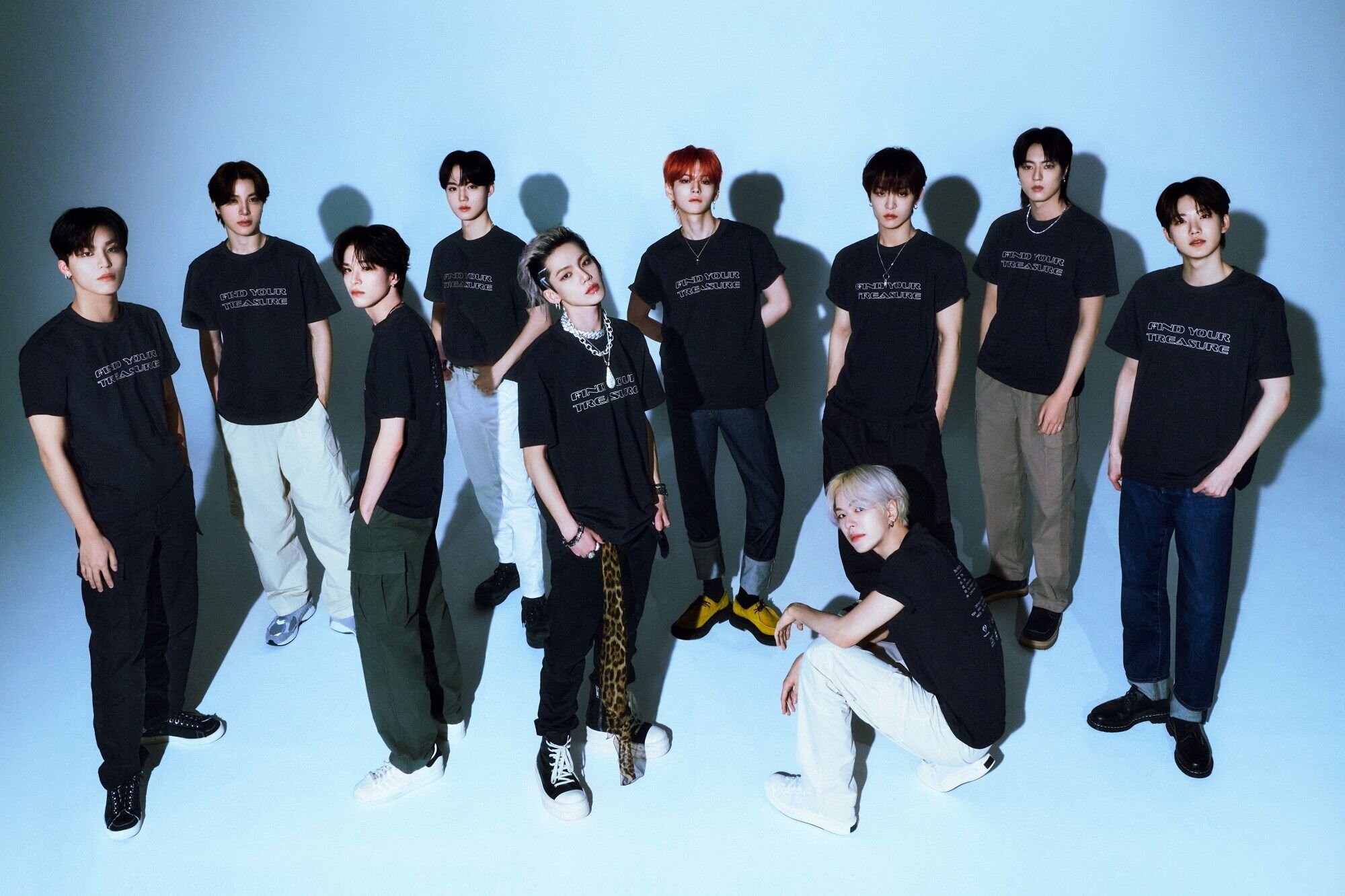 [사진자료2] K-POP 보이그룹 '트레저'와의 첫 번째 UT(유니클로 티셔츠) 콜라보레이션.jpg