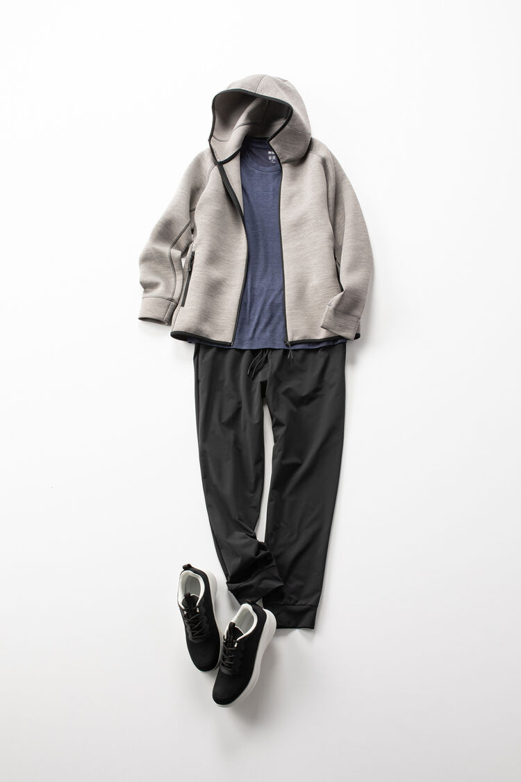 Tシャツにジョガーパンツで競技にも参加できるスポーティなパパコーデ