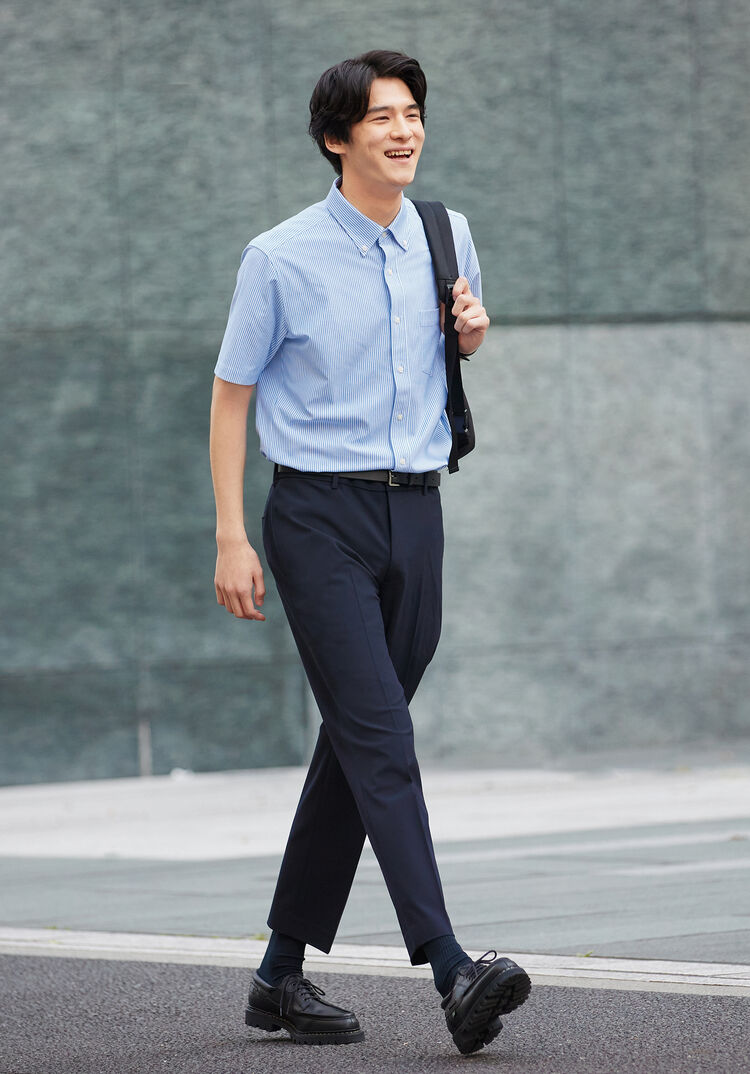 USE DIFFERENT SHADES OF BLUE