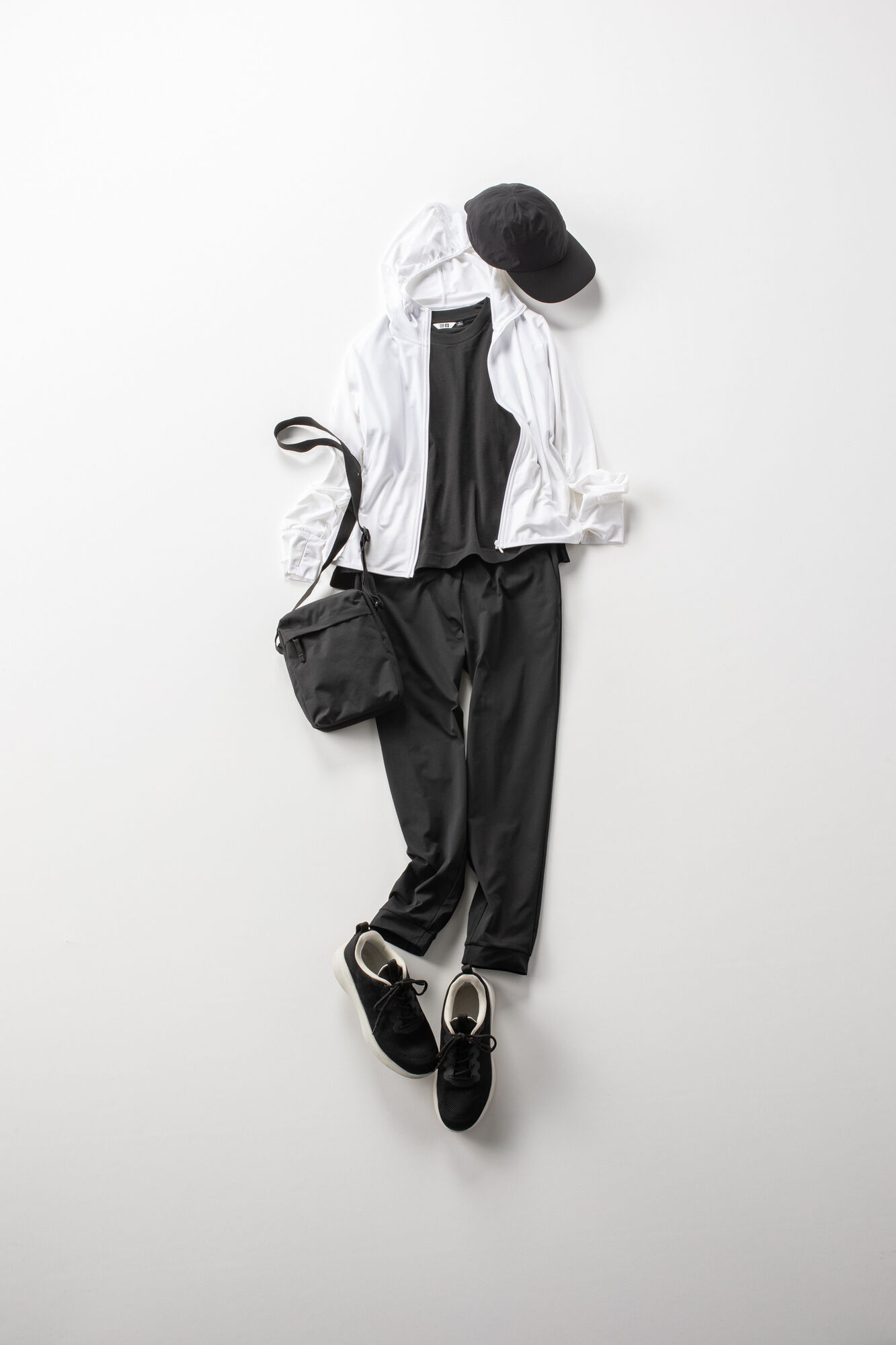 Tシャツにジョガーパンツで競技にも参加できるスポーティなママコーデ