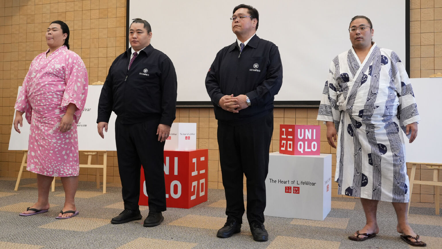 Image of Takenawa-oyakata, Kitajin-oyakata, Tochinobori, and Yoshiki standing in a row