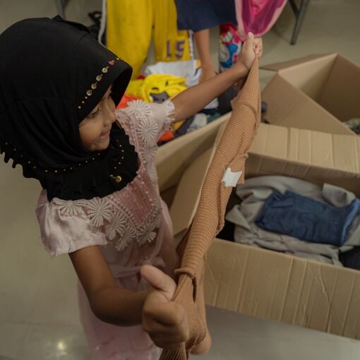 Dec 20, 2024 | UNIQLO delivered over 8,000 pieces of clothing to the Mirror Foundation to assist those affected by the southern flood.
