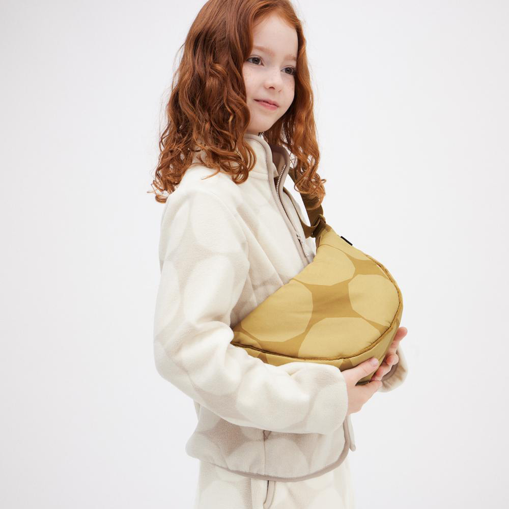 弧形迷你肩背包