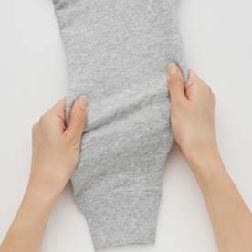 採用具極致柔軟觸感的ULTRA STRETCH材質製成。