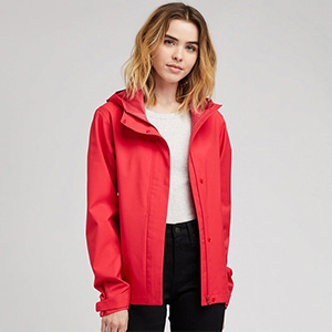 連帽外套
 適合各性場合與搭配的休閒外套，提供連帽、牛仔外套及經典布勞森外套。