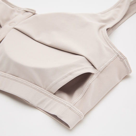 可容納各種形狀襯墊的新款結構，各種尺寸和形狀的胸墊。從上方或下方都能放置各種類胸墊的新構造。