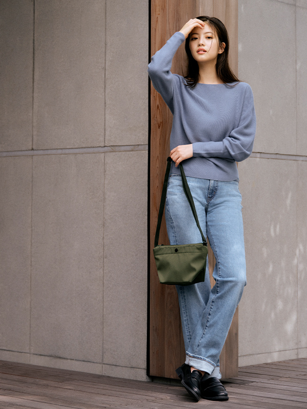 3Dコットンボートネックセーター