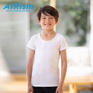 AIRism棉質科技空氣衣系列 具有速乾、接觸涼感、吸濕排汗等機能，適合夏日常換洗的必備款。