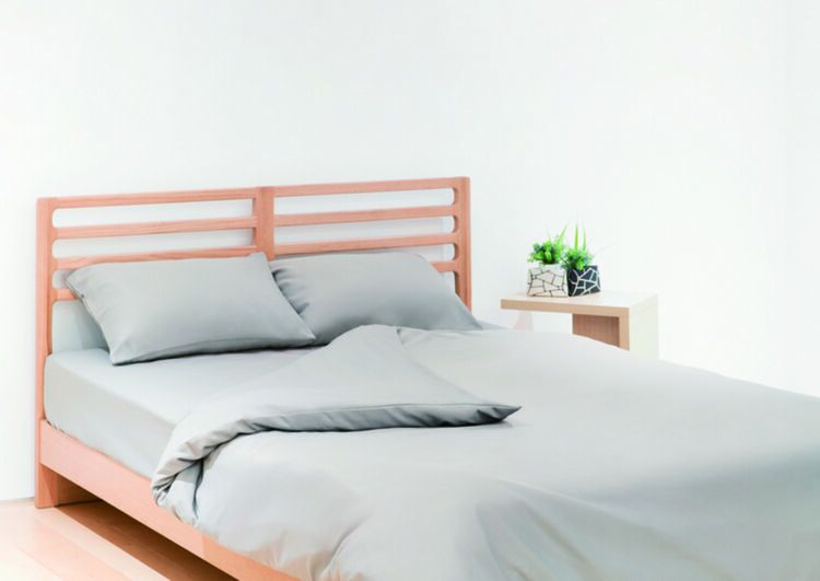 grey UNIQLO bedding