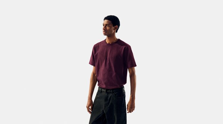 model wearing Uniqlo U Autumn/Winter 2023