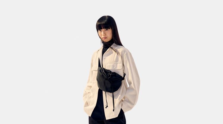 model wearing Uniqlo U Autumn/Winter 2023