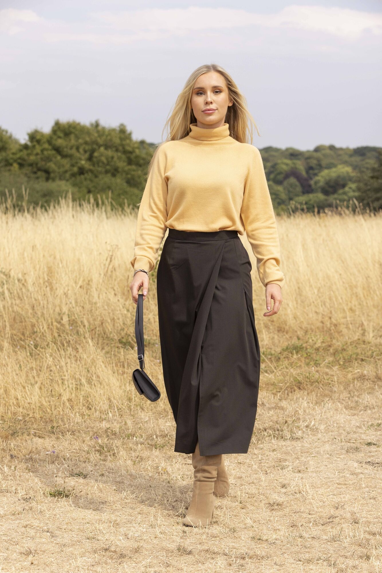 3D knit seamless cashmere turtleneck jumper