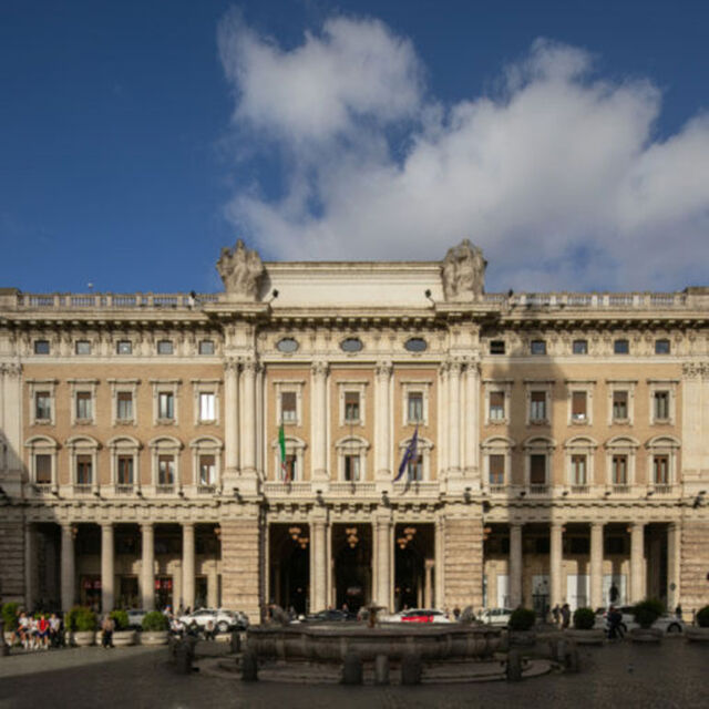 UNIQLO Expands in Italy with Distinctive New Stores in Rome and Milan