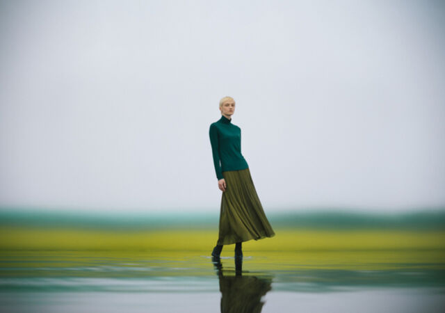 Cách phối đồ với chân váy dài qua gối xinh xắn, tôn dáng