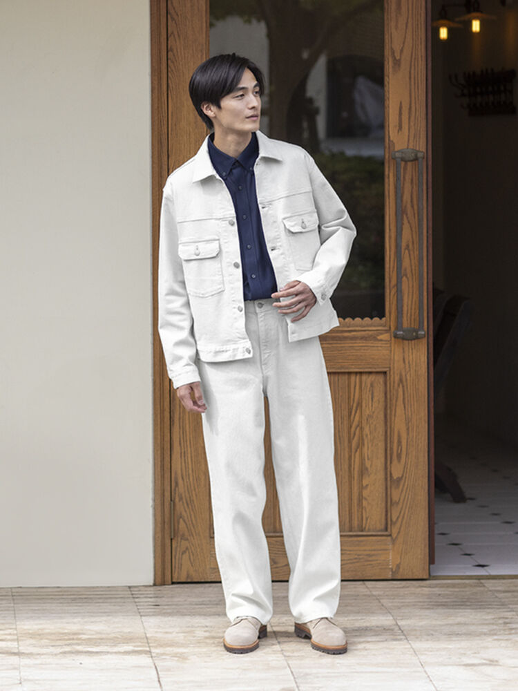 Kết hợp quần ống rộng nam với áo sơ mi và áo khoác tạo nên phong cách hiện đại, trẻ trung