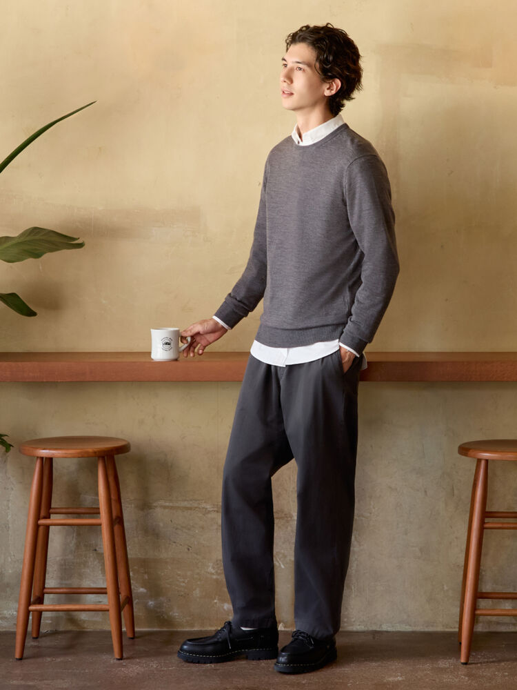 Phối đồ mùa đông với áo len kết hợp cùng áo sơ mi