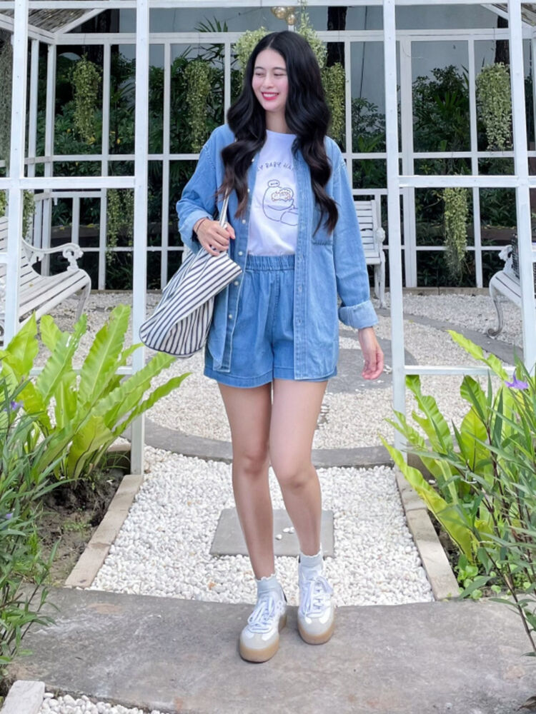 Phối đồ Tết 2026 với áo thun và quần short jeans đẹp, cá tính