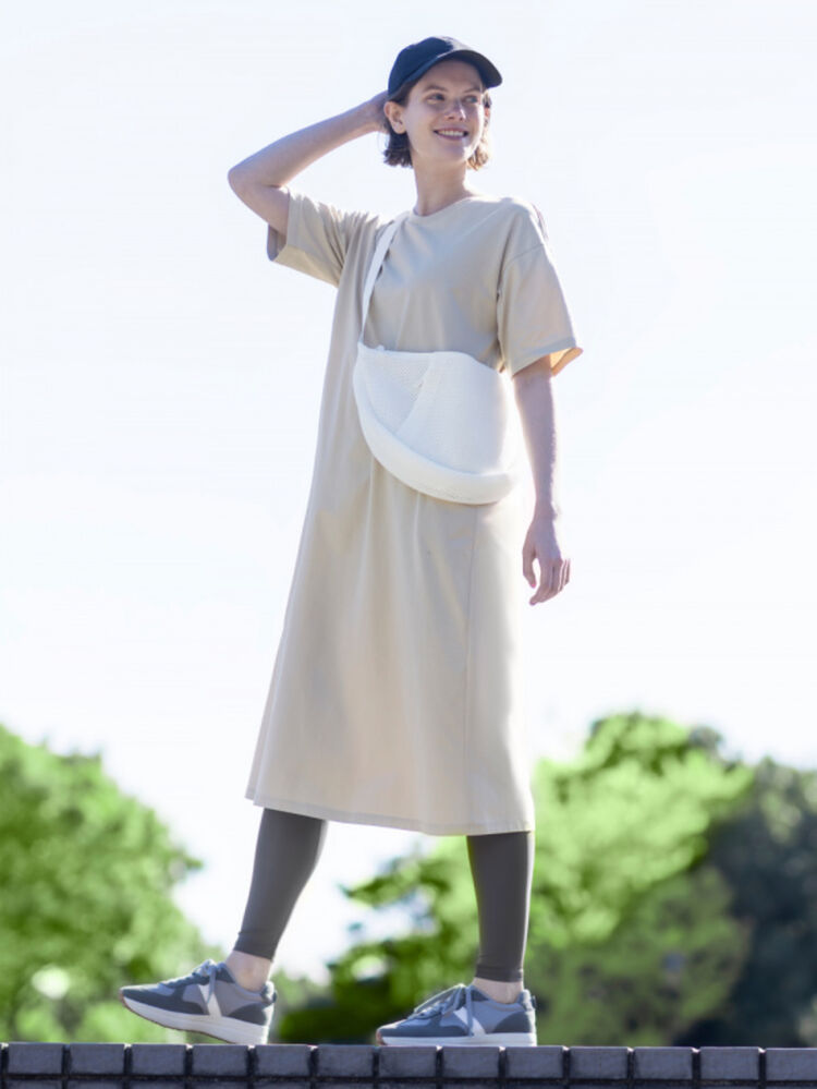 Màu kem trở thành lựa chọn yêu thích của nhiều chị em trong trang phục hàng ngày