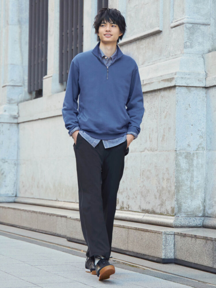 Màu xanh dương phối với màu đen tạo vẻ ngoài nam tính, mạnh mẽ