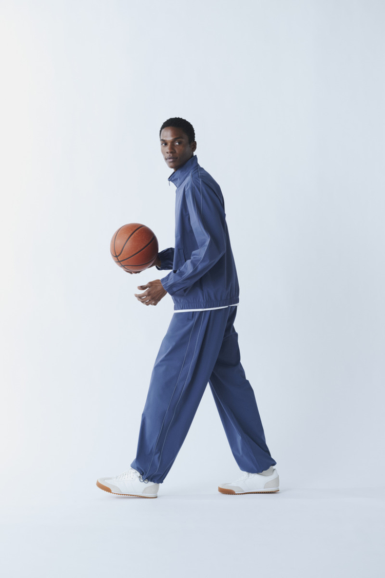 Màu xanh dương phối với màu cam sẽ tạo hiệu ứng thị giác nổi bật và đầy cuốn hút