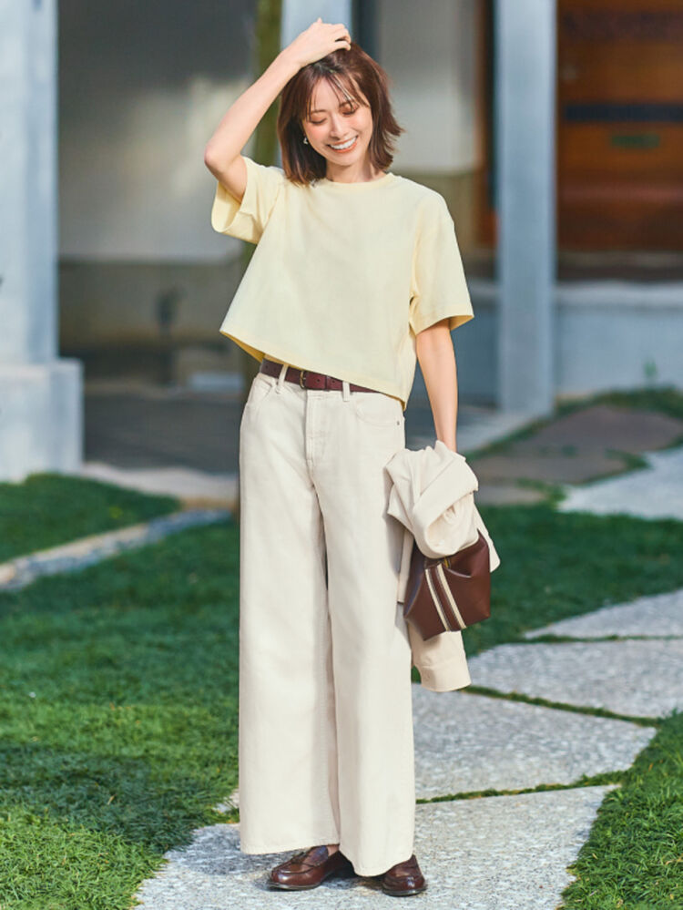 Phối màu nude với màu vàng mang đến sự tươi sáng, trẻ trung và đầy sức hút