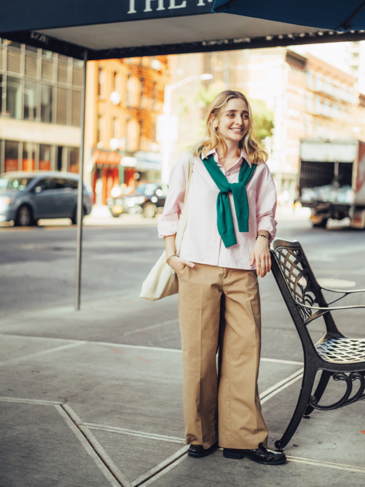 Nên chọn các item màu hồng có thiết kế đơn giản, tránh rườm rà