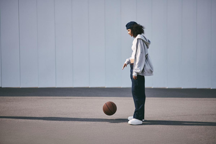 Màu xám phối với màu cam mang đến hiệu ứng thị giác vô cùng ấn tượng và cuốn hút