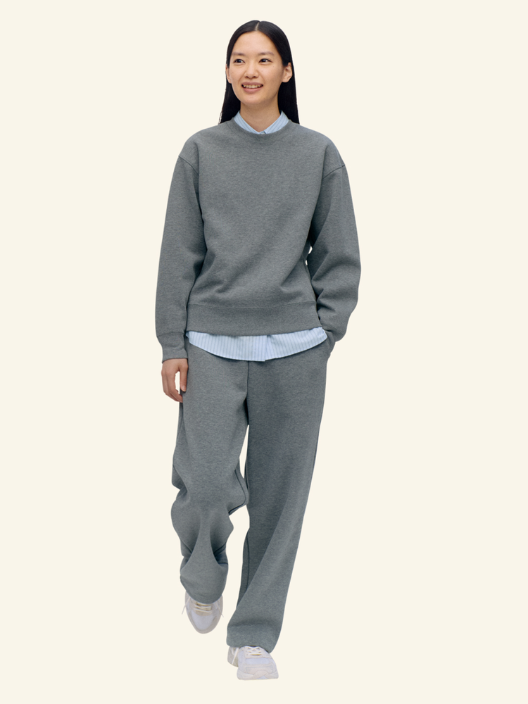 Sự kết hợp giữa phong cách Minimalism style với áo oversize mang đến vẻ ngoài vừa thanh lịch vừa hiện đại