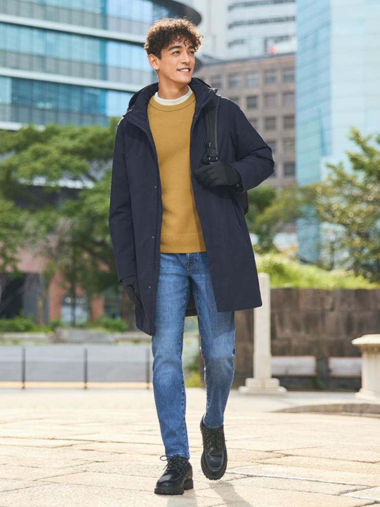 Phối áo oversize kết hợp cùng quần jeans skinny giúp tạo sự cân đối và cá tính cho người mặc