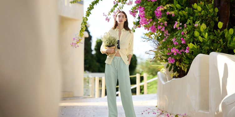 Trên thế giới, ngày Quốc tế Phụ nữ 8/3 được kỷ niệm với nhiều hoạt động ý nghĩa như tặng hoa, tặng quà