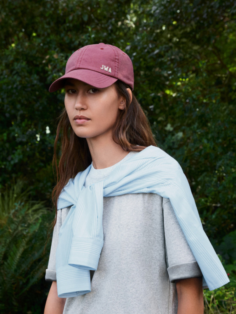 Mũ lưỡi trai là quà tặng sinh nhật cho nữ ý nghĩa, mang tính ứng dụng cao