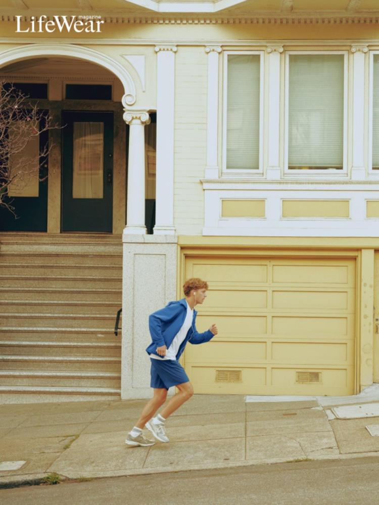 Đồ thể thao là quà tặng sinh nhật cho nam lý tưởng nếu người nhận yêu thích vận động và rèn luyện sức khỏe