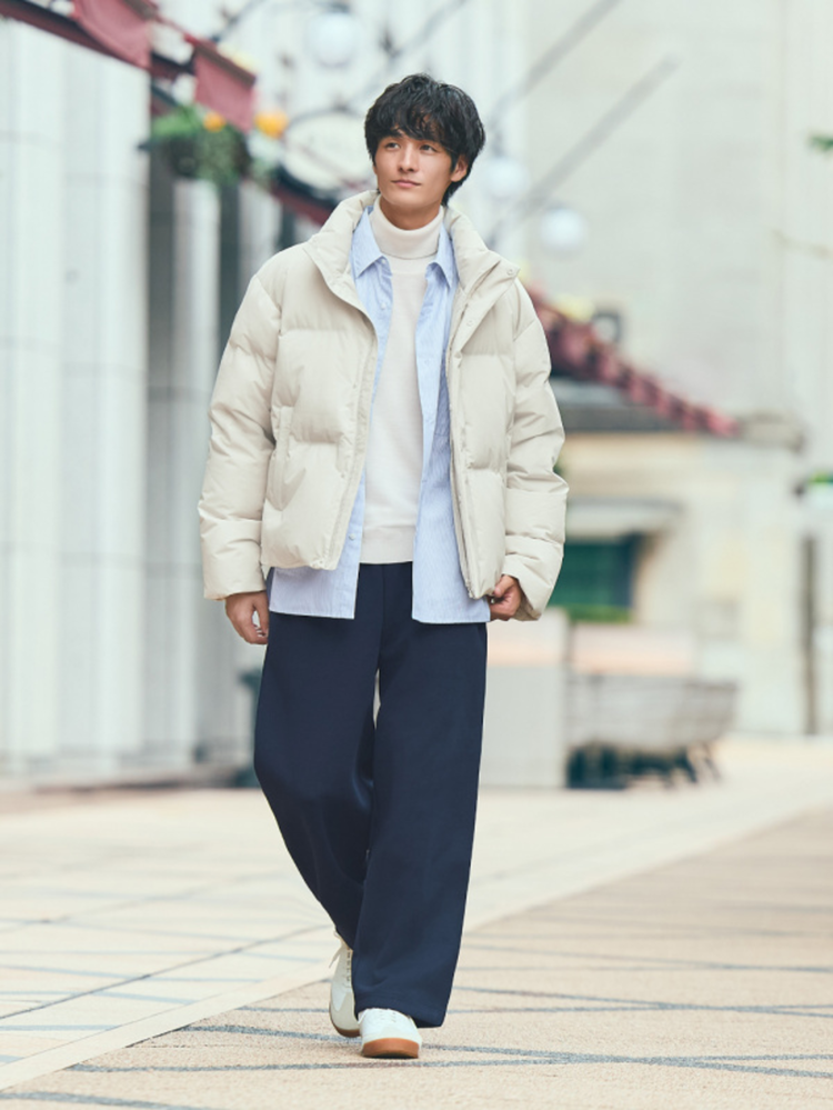 Mẫu phối đồ màu xanh than và màu pastel mang lại sự trẻ trung, năng động