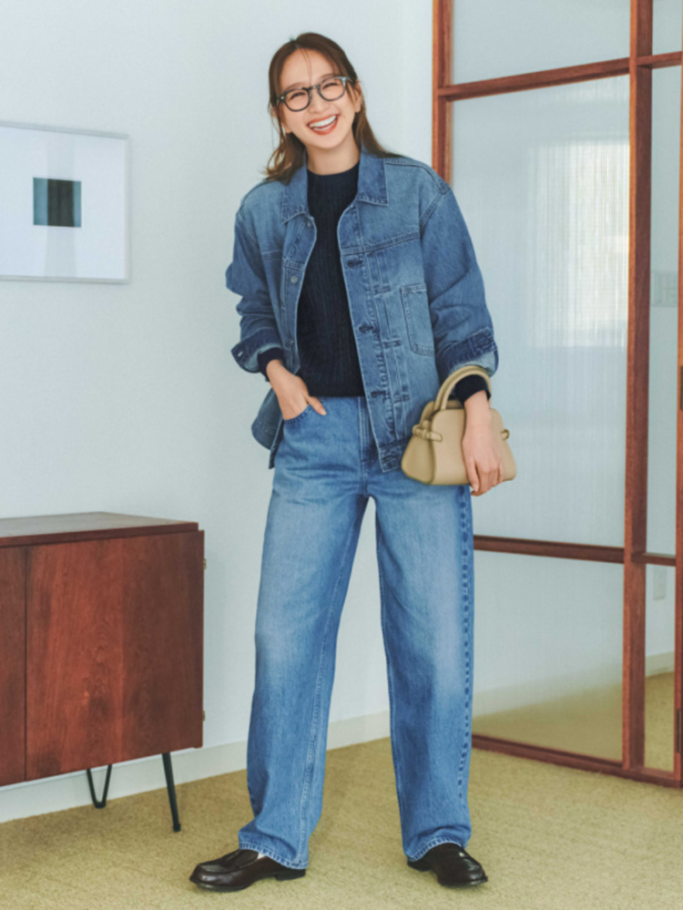 Đối với phái đẹp, màu xanh than phù hợp với mọi hoàn cảnh từ đời thường đến sang trọng