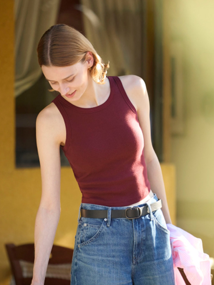 Những người có thân hình cân đối muốn tôn đường cong cơ thể thì nên chọn form Slim Fit