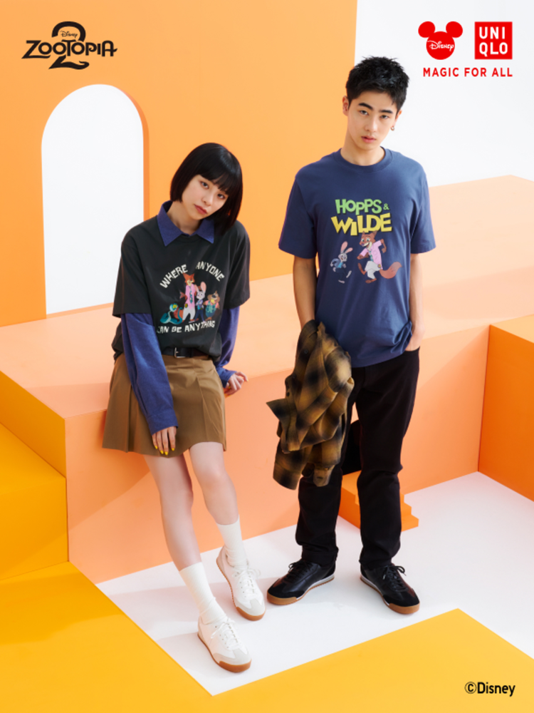 Mix outfit mùa hè đẹp, hiện đại gồm váy ngắn và giày sneaker