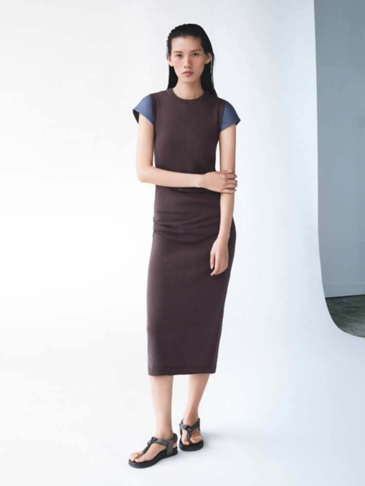 Size XS là viết tắt của từ “Extra Small”, dùng để chỉ những trang phục có kích thước cực nhỏ