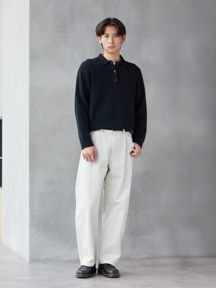 Áo polo nam kết hợp với quần ống suông mang lại vẻ ngoài hiện đại, thoải mái