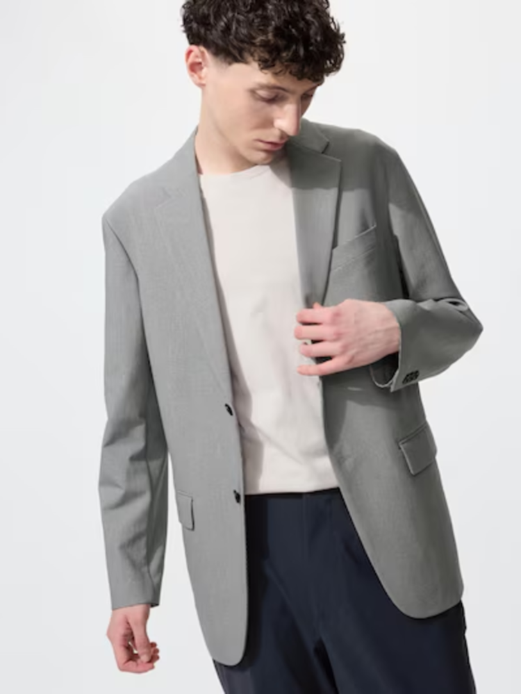 Áo khoác dáng dài là item không thể thiếu trong tủ đồ của phái mạnh theo đuổi phong cách Elegant 