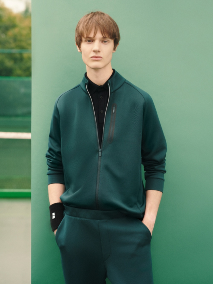 Phong cách thời trang nam Sporty năng động với set bộ thể thao đồng màu