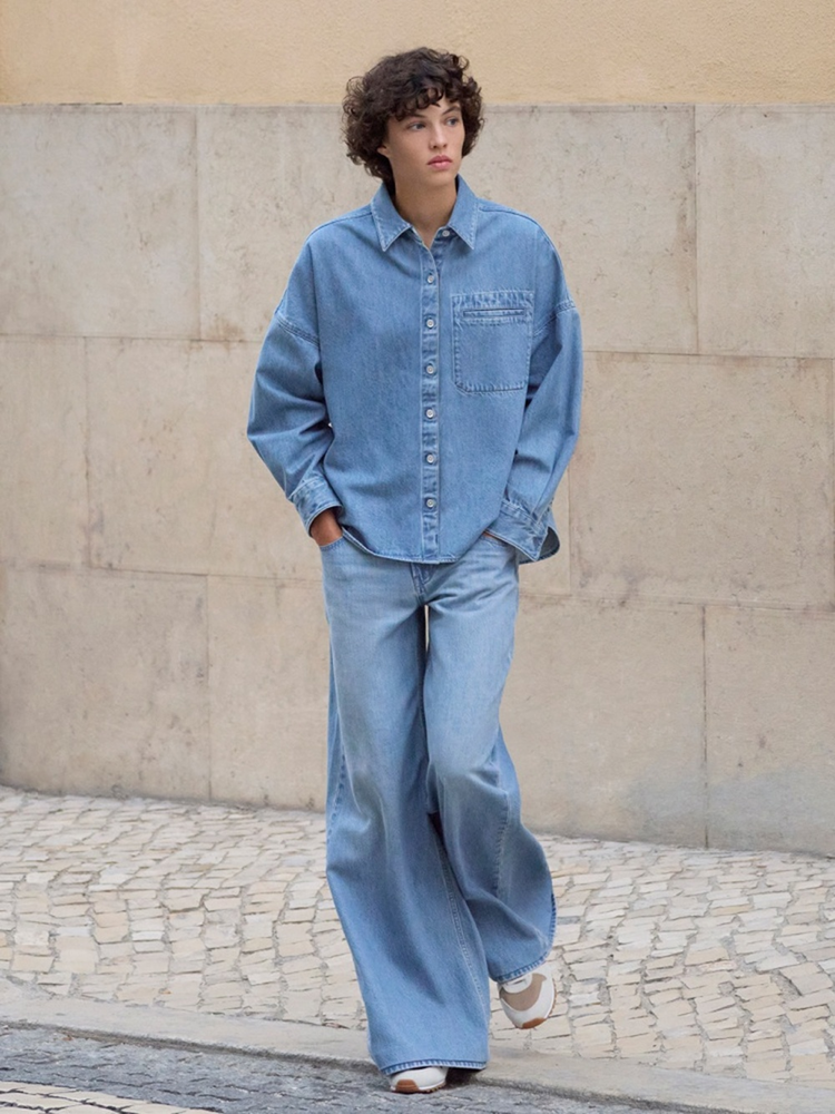 Selvedge denim là vải denim may biên, nổi bật với độ bền cao và phần mép vải đặc trưng